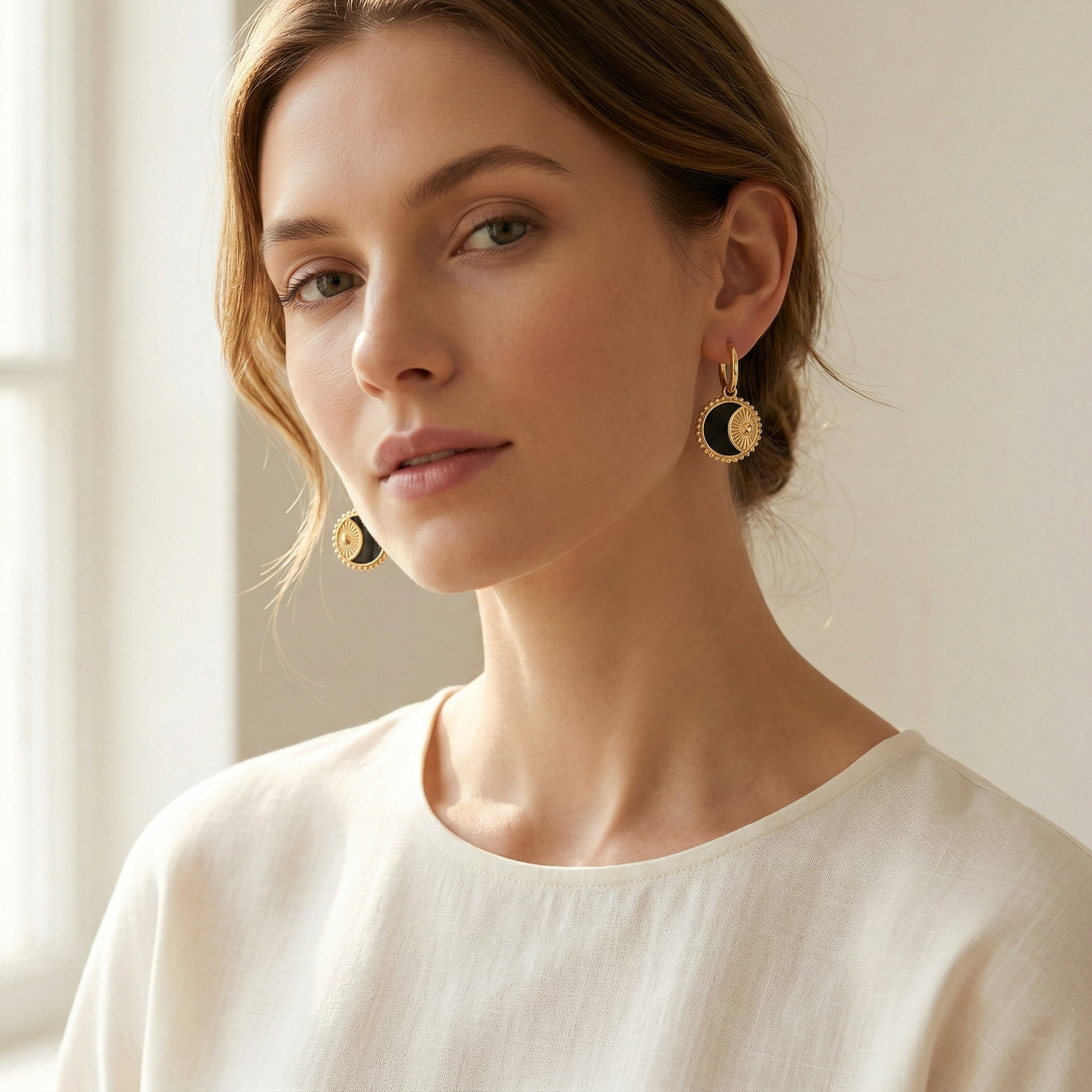 Soluna Medallion Hoops