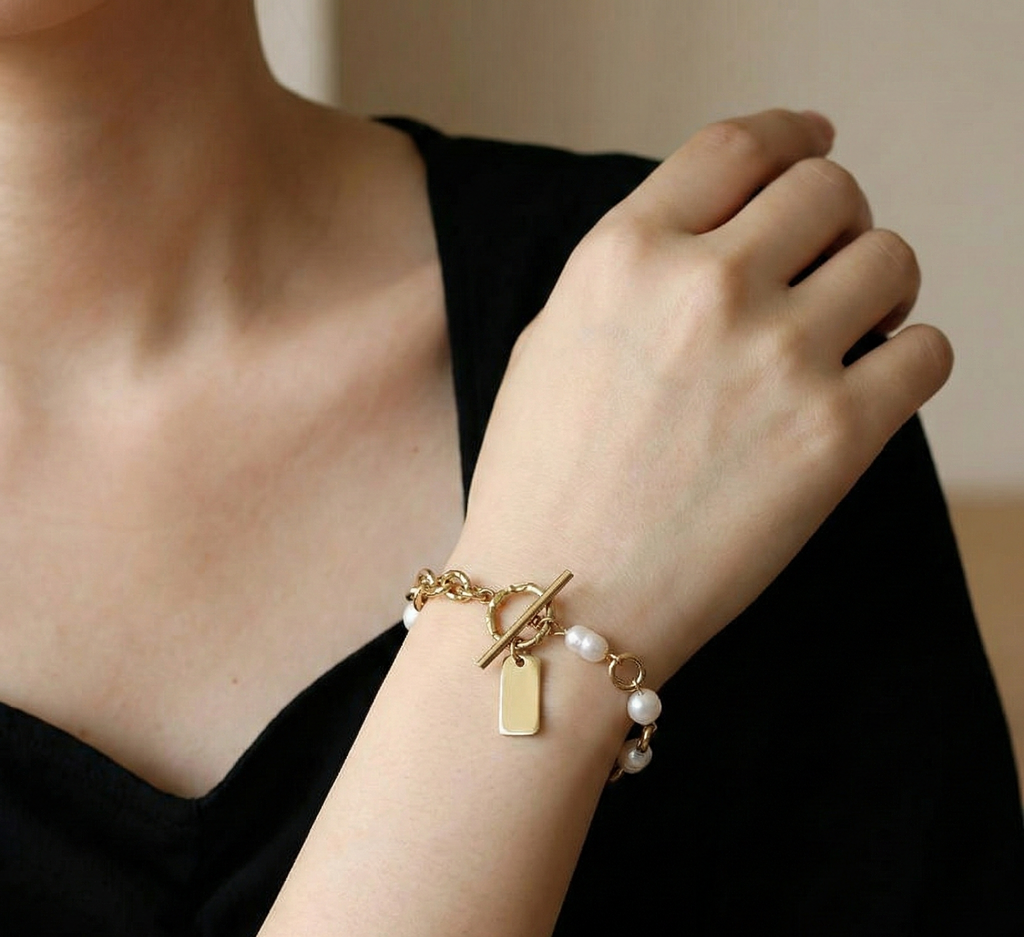 Pearl Link Toggle Bracelet