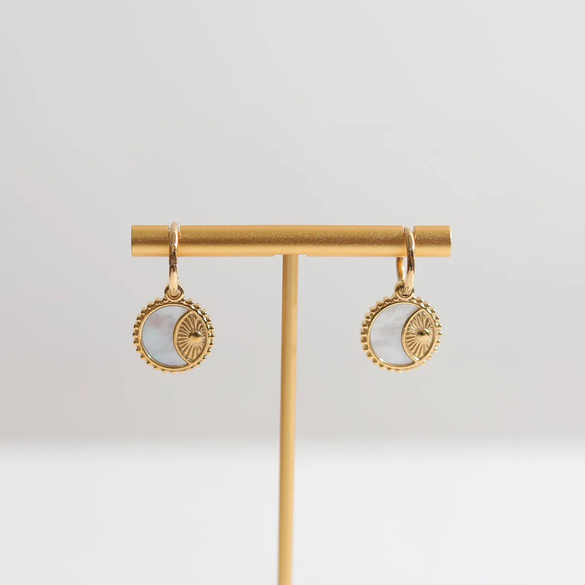 Soluna Medallion Hoops