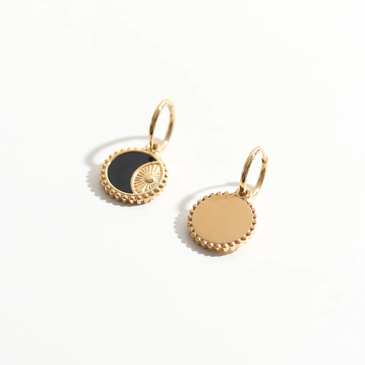 Soluna Medallion Hoops